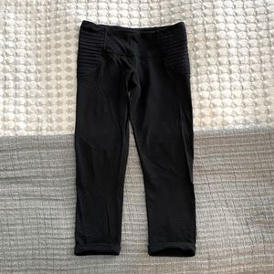 Cuffed Lululemon Cropped Wunder Under